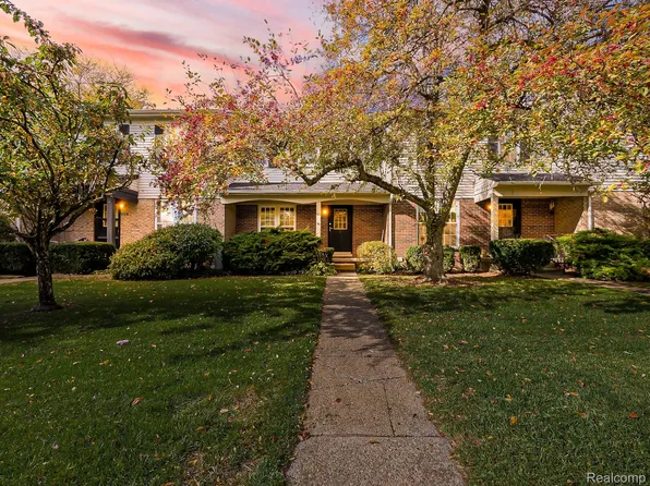 3230 Alpine Dr, Ann Arbor, MI 48108