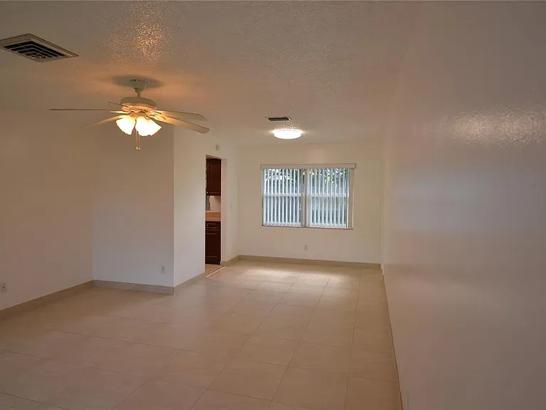 2357 White Oak Cir — Photo 31