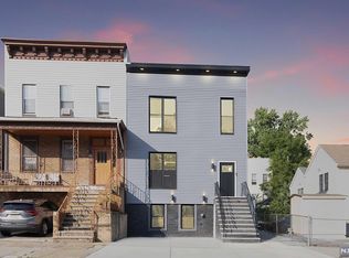 10 Stevens Ave, Jersey City, NJ 07305
