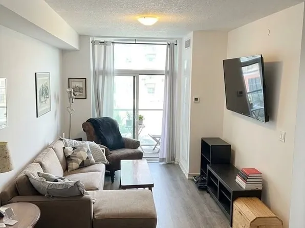 450 Dundas St E, Hamilton, ON