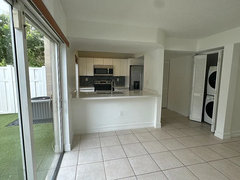 111 Riviera Cir — Photo 11
