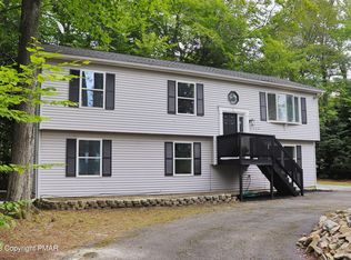 1171 Trapper Ln, Pocono Summit, PA 18346