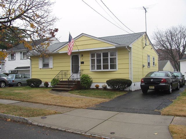 1st image of 10 Louise Ct