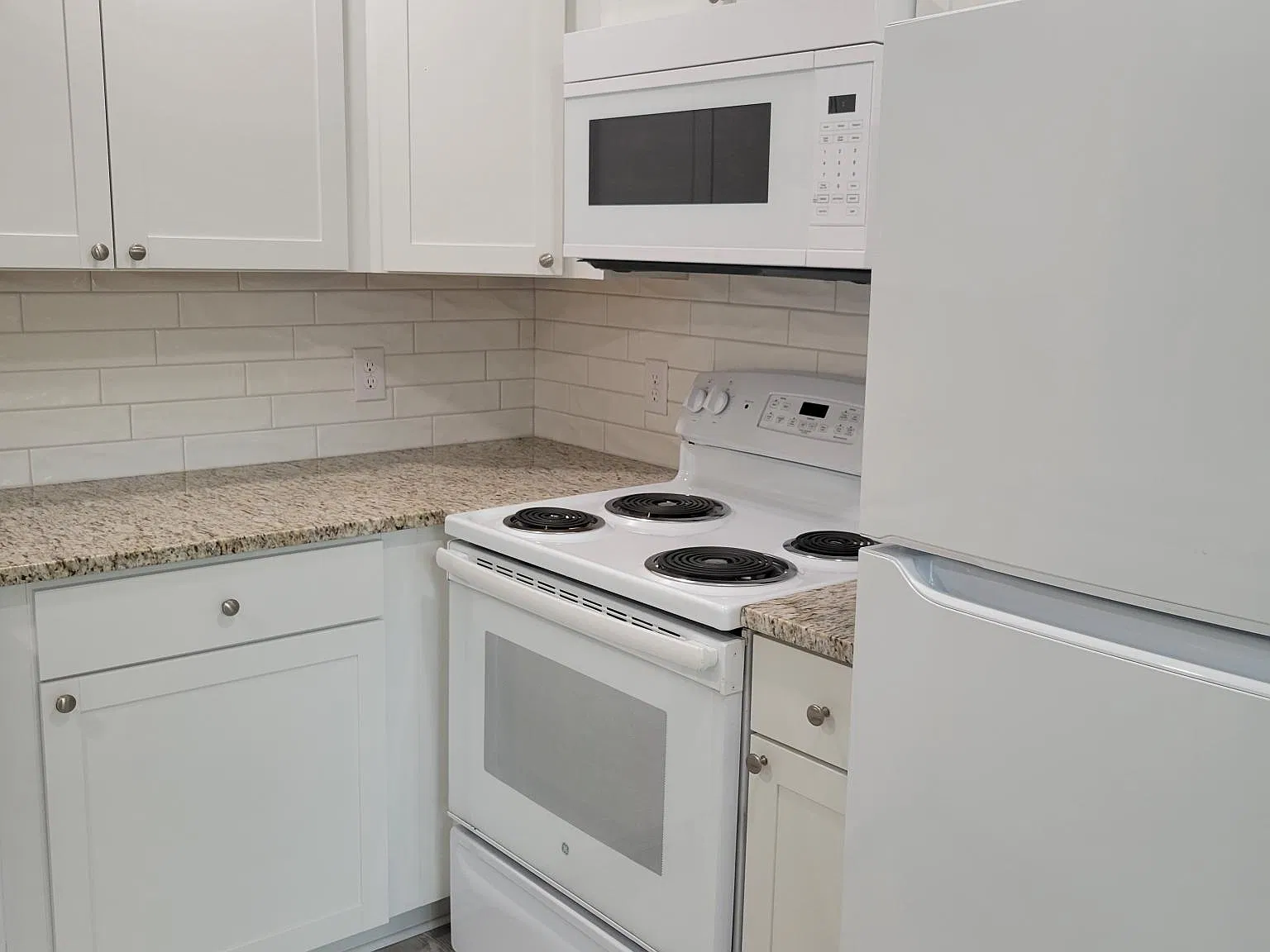 2 bed, 1050 sqft, $2,000 — Photo 3