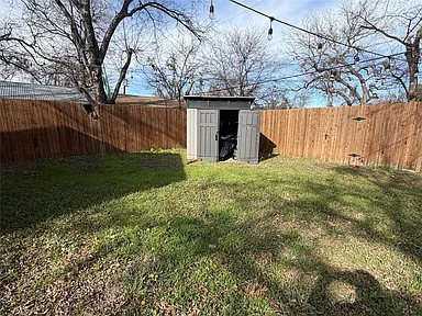 809 E Mulkey St — photo 9