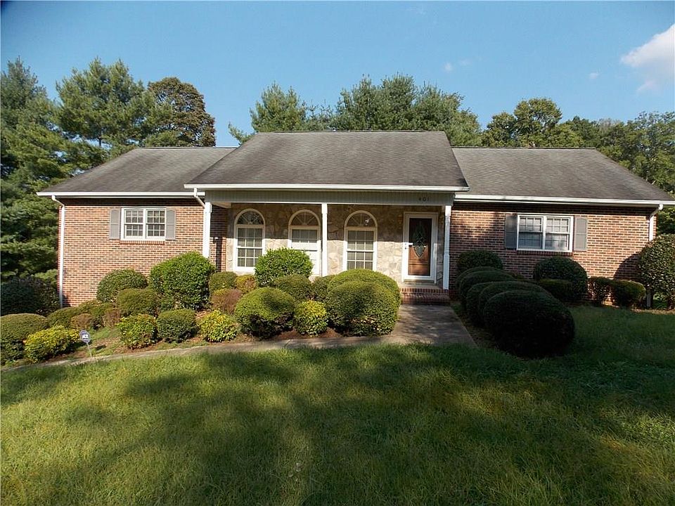 1st image of 401 Woodridge Dr