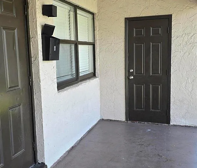 20 NW 7th Ave #6 — Photo 13