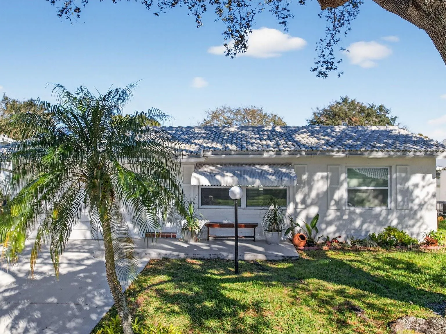 2 bed, 1.0 bath, 904 sqft, $2,500 — Photo 2