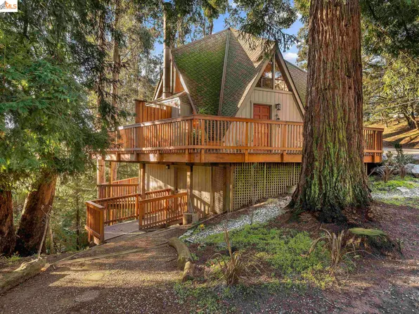 1655 Arrowhead Dr, Oakland, CA 94611