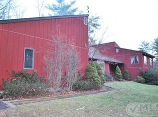 25 Holiday Dr, Hurley, NY 12498
