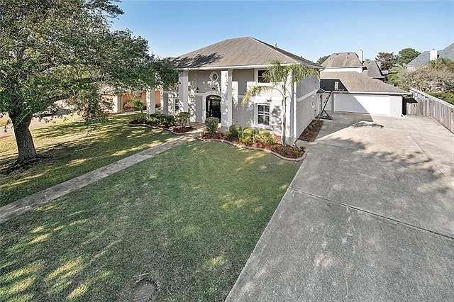 1st image of 62 Chateau Mouton Dr
