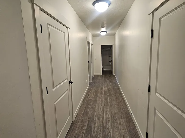 895 E Antelope Dr — Photo 11