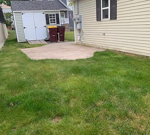 5th image of 35 Lee St