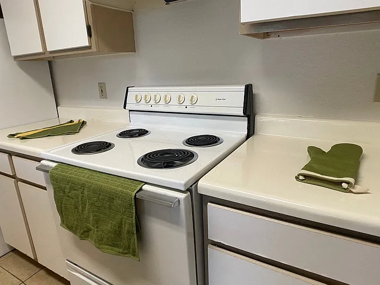 Pointe Vista Apartments — Photo 17