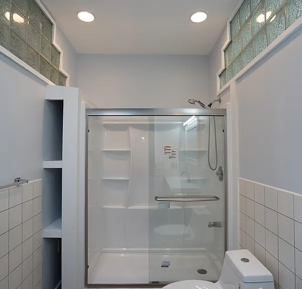 335 Hudson Ave — Photo 15