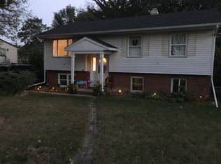404 E Oak St, Lake In The Hills, IL 60156