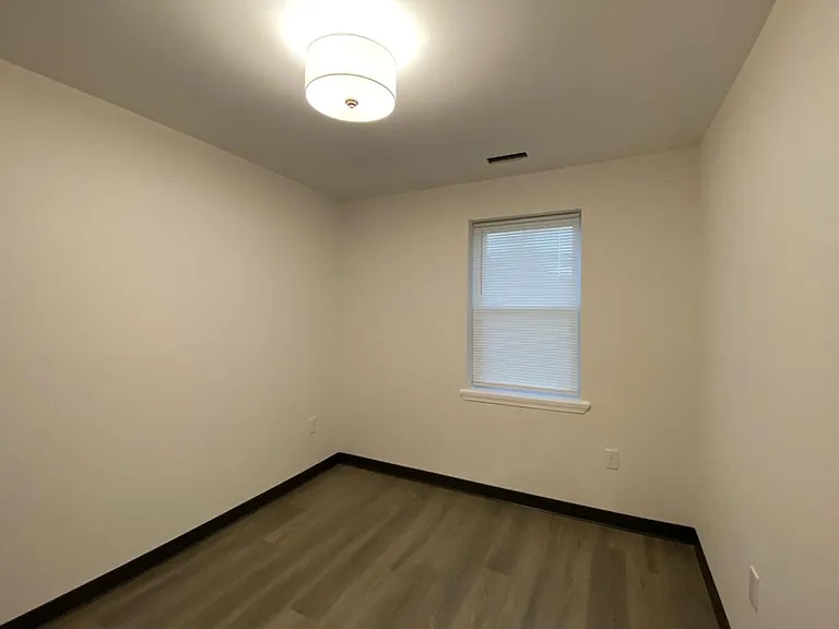 5622 Midwood Ave #1 — Photo 3
