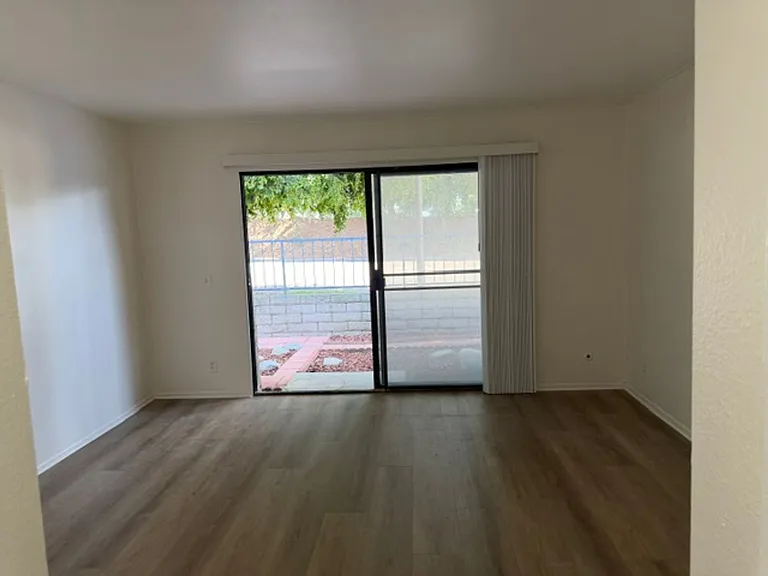 2324 Raintree Dr — Photo 8