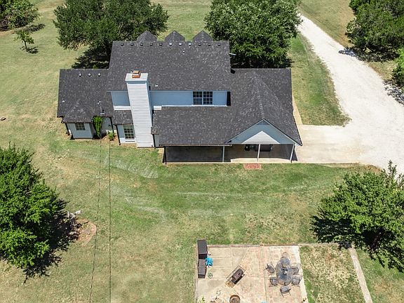 5th image of 785 Tweedy Rd
