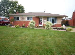 33087 Brownlea Dr, Sterling Heights, MI 48312