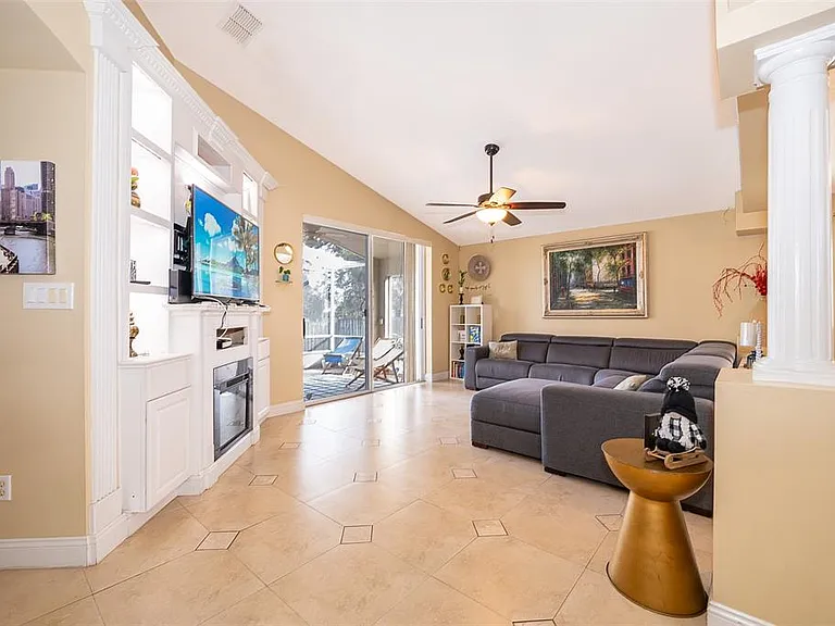 900 American Rose Pkwy — Photo 14