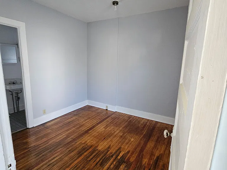 15 Myrtle Ave #2 — Photo 3