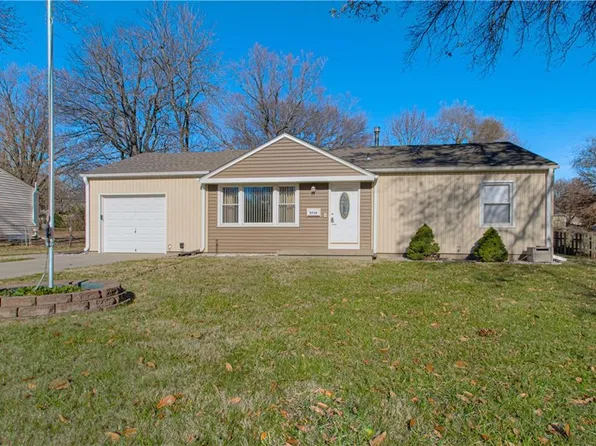 5716 W 71st St, Overland Park, KS 66204