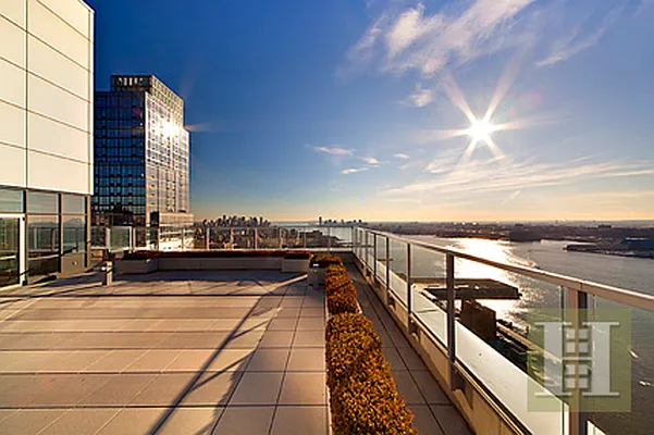 Rented by Halstead Real Estate | media 21