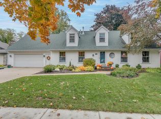 2716 Beechwood Ct, Appleton, WI 54911