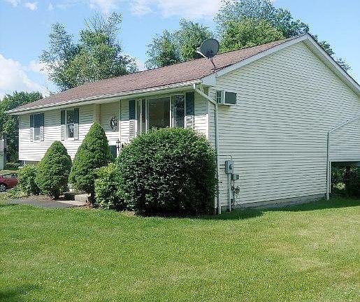 3rd image of 3 Briarwood Ln