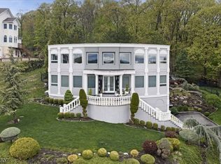 47 Mountainwood Ct, Totowa Boro, NJ 07512