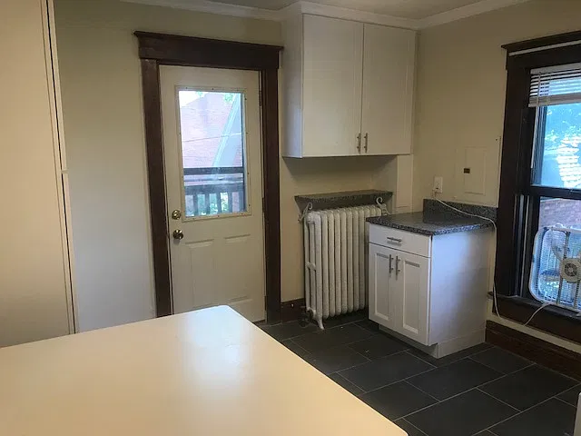 7 bed, 3500 sqft, $8,000 — Photo 2
