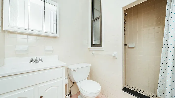 Rented by Compass | media 42