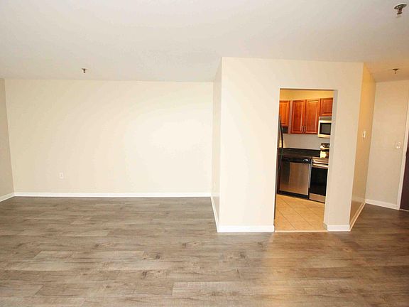 4th image of 1001 W Jefferson Ave #300/29D