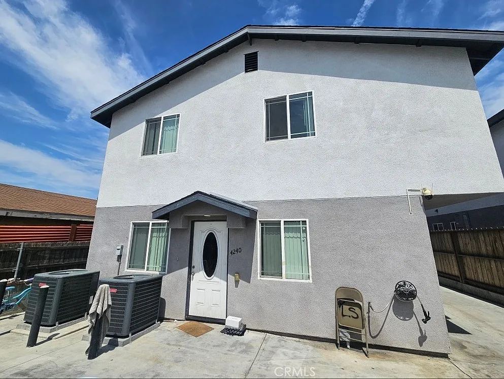 5 bed, 1750 sqft, $4,000 — Photo 1