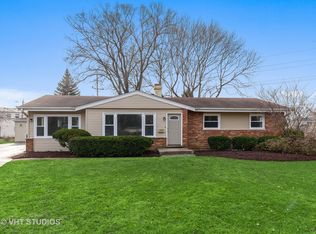 1947 E Elmwood Cir, Arlington Heights, IL 60004