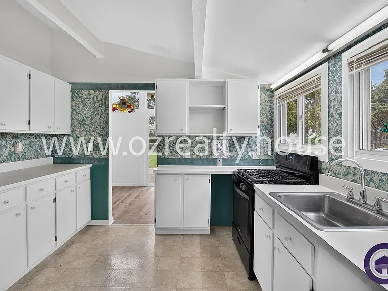 1214 Elco Ave — Photo 7