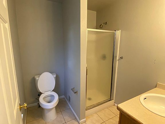 4th image of 942 Creekwood Ln #886