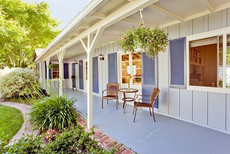 Landscaped Front and Back Yards