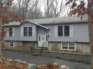 720 Dundee Rd, Bushkill, PA 18324