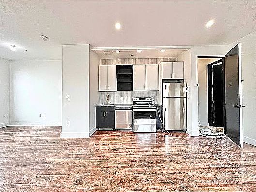2nd image of 335 Woodbine St #3C
