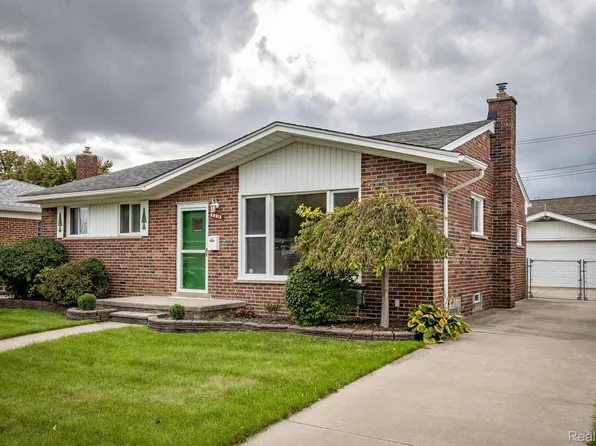 29313 Elmwood Ct, Saint Clair Shores, MI 48081