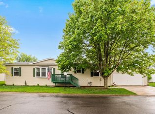 321 Mallard Ln, Sandwich, IL 60548
