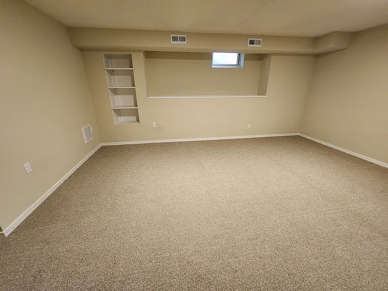 60 Wolfpit Ave #1B — Photo 18
