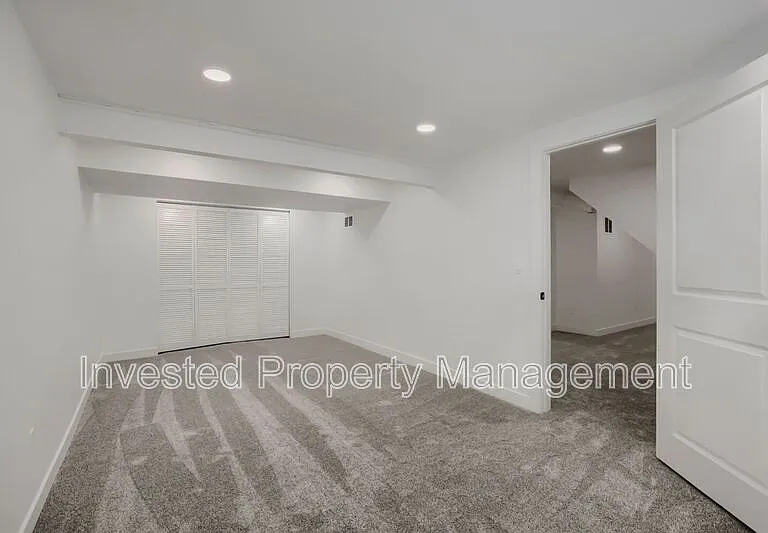 6473 Newcombe Ct — Photo 24