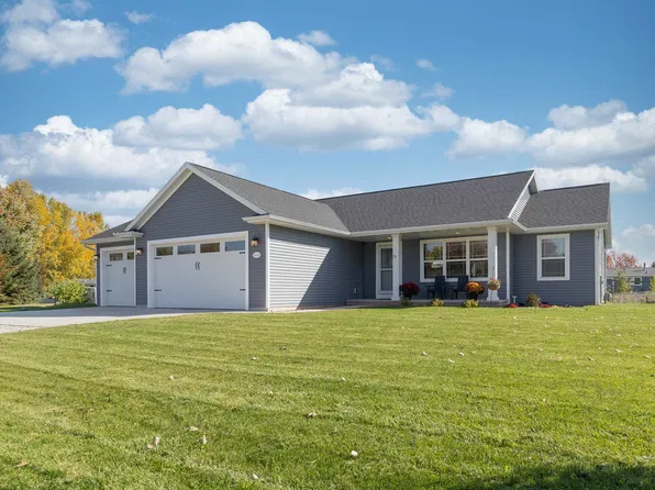 N9026 Mary Ellen Ct, Brillion, WI 54110