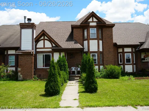 6426 Chase Rd, Dearborn, MI 48126