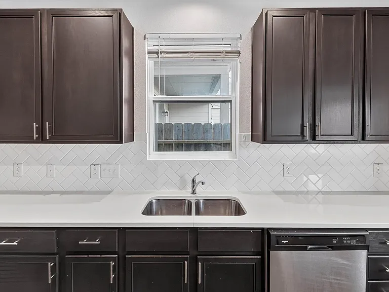 24839 Goldoni Dr — Photo 13