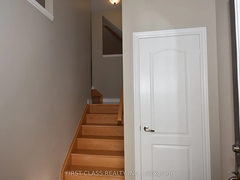 327 Doak Ln — Photo 3