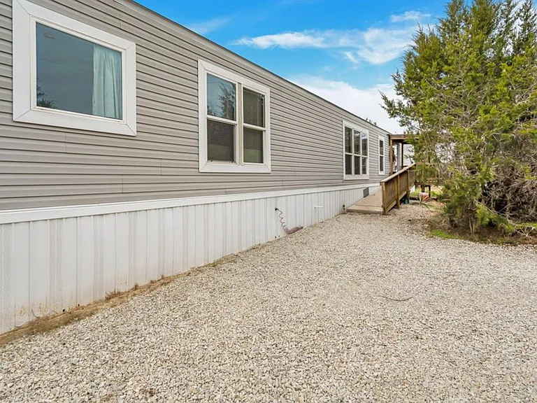 2604 Dove Trl — Photo 1